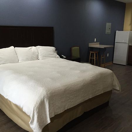 La Bonita Inn & Suites - Crane Bagian luar foto