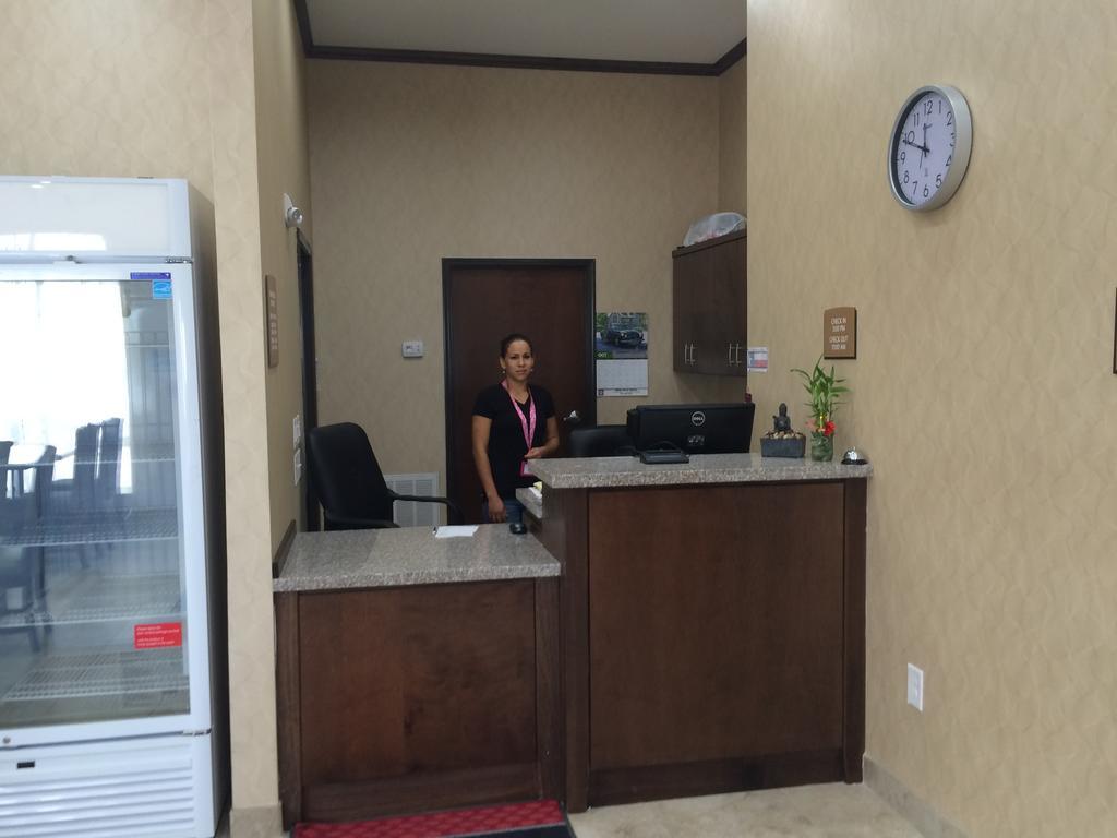 La Bonita Inn & Suites - Crane Bagian luar foto