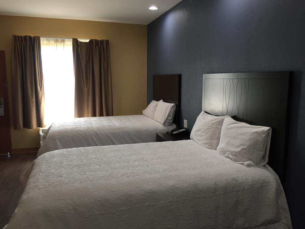 La Bonita Inn & Suites - Crane Bagian luar foto